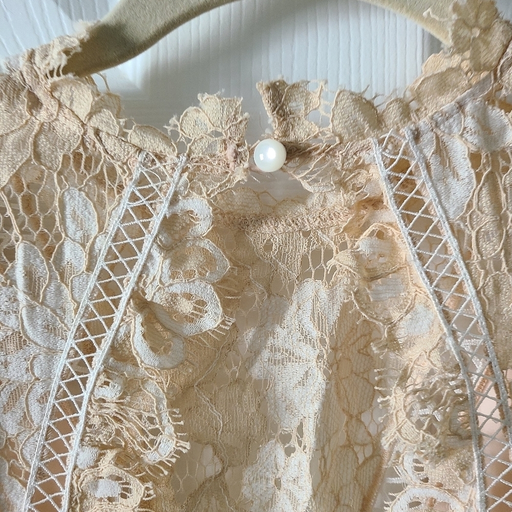 Saylor Kelly Lace Mini Dress - Picture 7 of 10